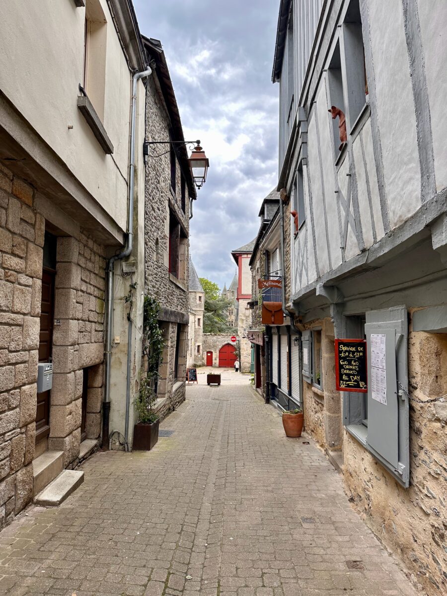 EuroVelo 1 - small street in Josselin