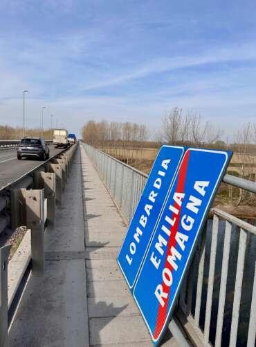 EuroVelo 5 - hazardous bridge over the river Po