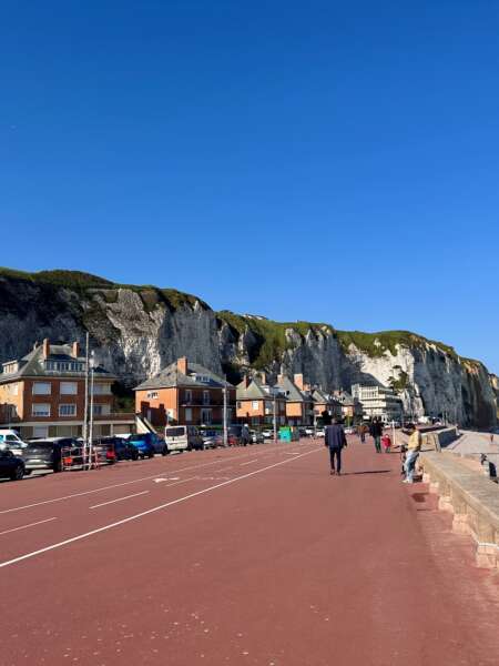 Eurovelo 4 - Strandpromenade in Dieppe, Normandie