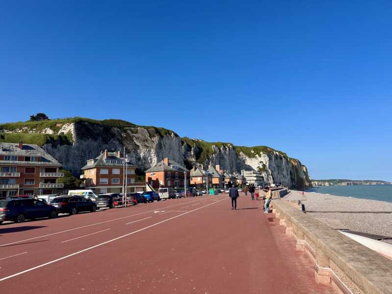 Eurovelo 4 - Beach front in Dieppe, Normandie